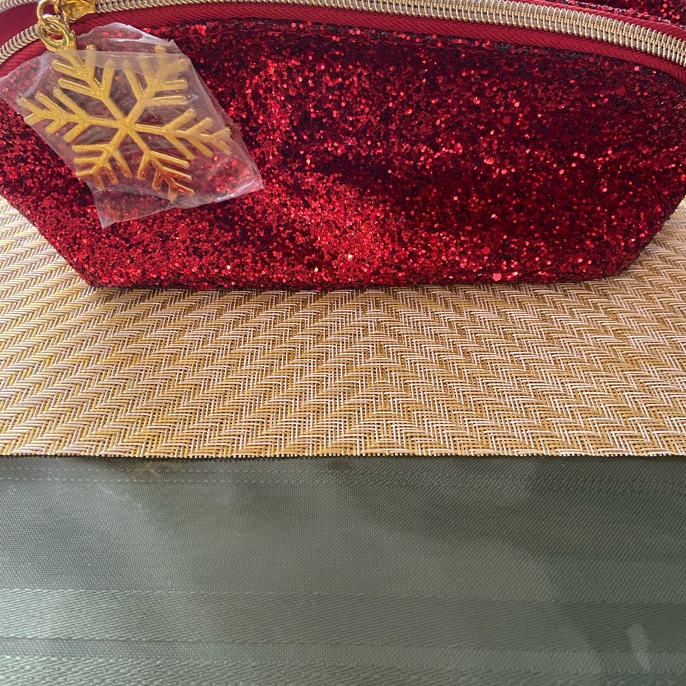 Women’s Unbranded Red Sequined with a Gold Snowflake Cosmetics Bag NWOT